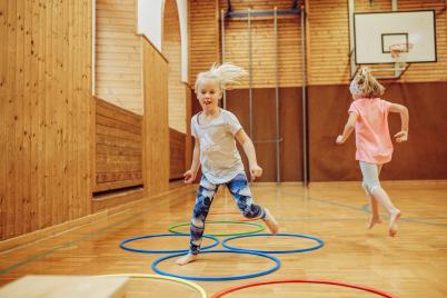 Outdoor-Trainingsbetrieb mit Kindern ermöglicht