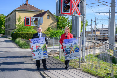 „Sei g’scheit. Nimm dir Zeit. Am Bahnübergang.“