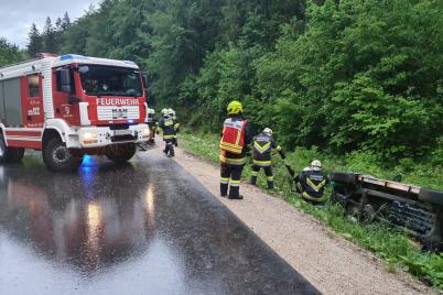 Verkehrsunfall mit eingeklemmter Person 