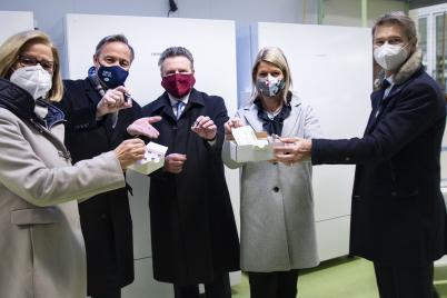 Erste Lieferung des Corona-Impfstoffes in Österreich eingetroffen
