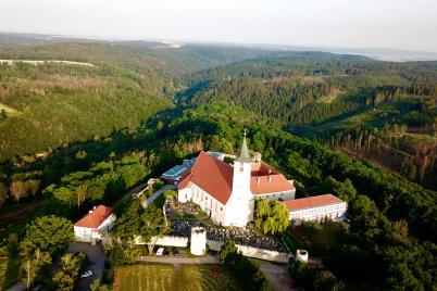 Wieder-Auferstehungs-Stimmung im Kloster Pernegg