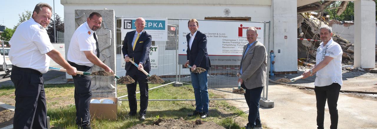 Spatenstich für das Feuerwehrhaus Viehofen