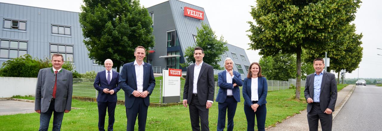 LR Danninger besuchte VELUX Österreich im ecoplus Wirtschaftspark Wolkersdorf