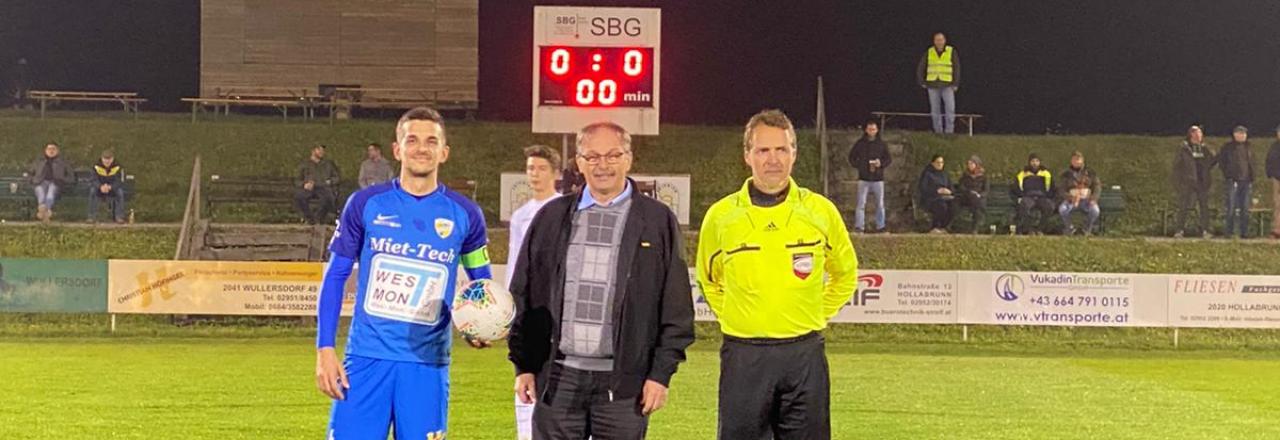 Ankick und Ballspende des Landtagsabgeordneten beim Heimspiel des SKW