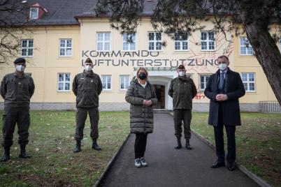 Verteidigungsministerin Tanner auf Truppenbesuch