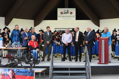 SPORTUNION verleiht Handbiker Alexander Gritsch das goldene Leistungsehrenzeichen