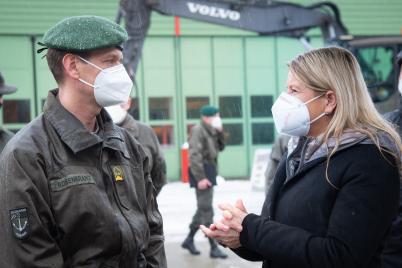 Verteidigungsministerin Klaudia Tanner auf Truppenbesuch bei den Salzburger Pionieren