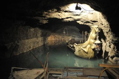 Badener Autor widmet sich der Geschichte der Seegrotte in Hinterbrühl