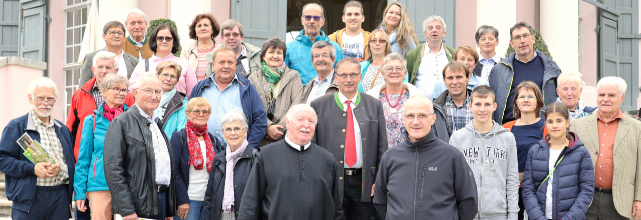 Gratulation zum 80er an Ehrenbürger Pfarrer i.R. P. Godhalm Gleiß