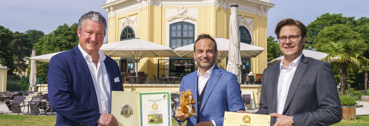 jö übernimmt Patenschaft für Eichkätzchen in Schönbrunn