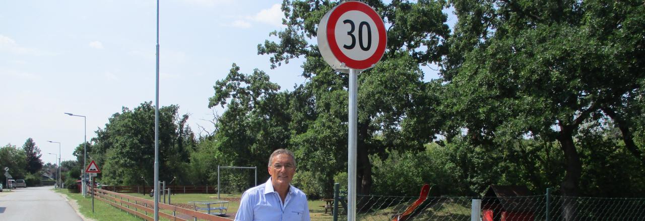 Strasshof:  30 km/h-Zone bei Kinderspielplatz Grenzstraße