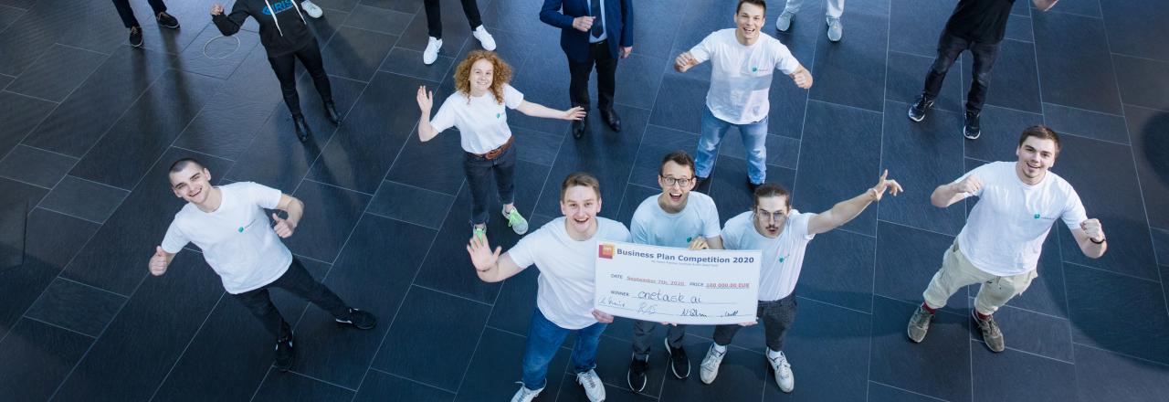 Startup-Idee einer Software zur einfachen KI-Entwicklung für Unternehmen gewinnt 100.000 Euro