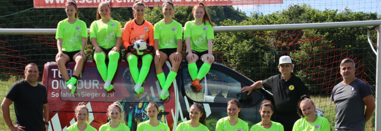 Neuer Teambus von SPORT 2000 und Puma für die Soccer – Ladies