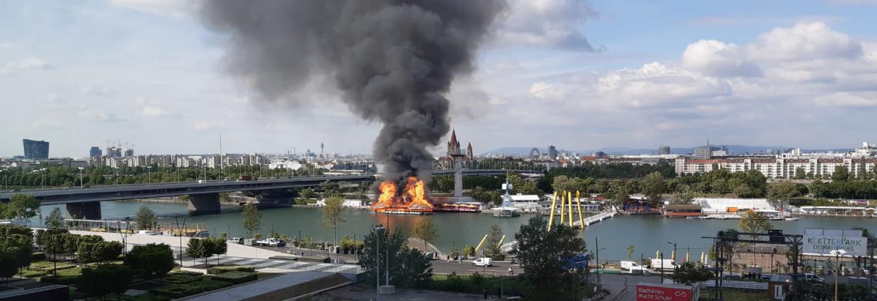 Donauinsel-Lokal in Flammen aufgegangen