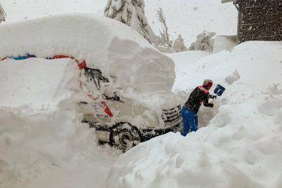 Schnee ist in den Alpen normal, aber die aktuellen Schneemassen von mehr als 2 Meter sind extrem