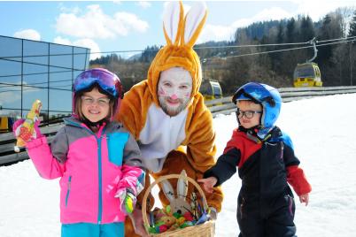 Der Osterhase kommt auf Skiern