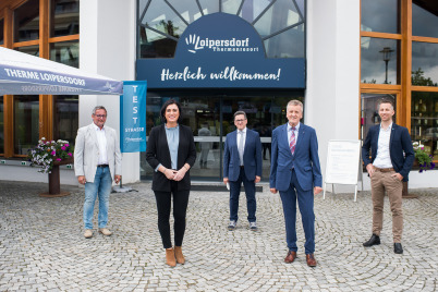 Tourismusministerin Elisabeth Köstinger auf Besuch im Thermenresort Loipersdorf
