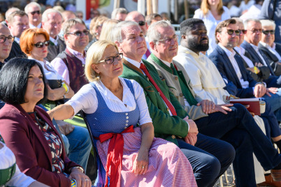 LH Mikl-Leitner eröffnete neuen Hauptplatz in Lanzenkirchen