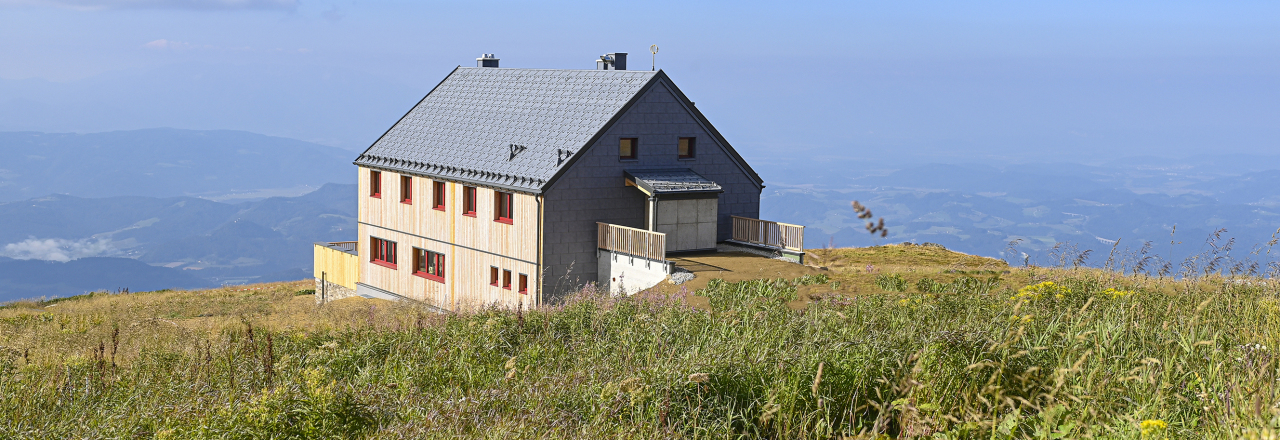 GRIFFNER übergibt Koralpenhaus auf 1966 Metern Seehöhe