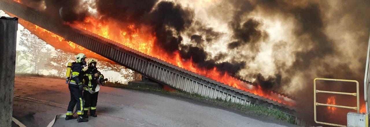 Großbrand im Zementwerk Perlmooser