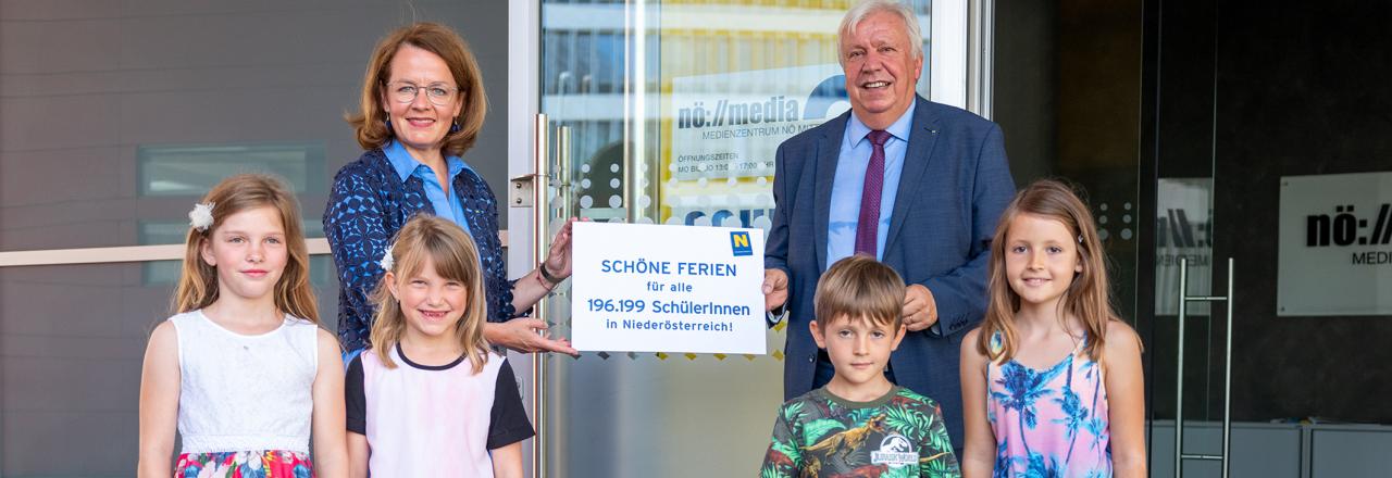 Landesrätin Teschl-Hofmeister und Bildungsdirektor Heuras zum Schulschluss 2020
