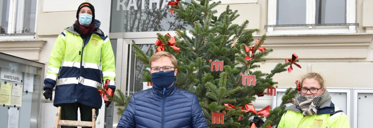 Hauptplatz erhielt weihnachtlichen Schmuck