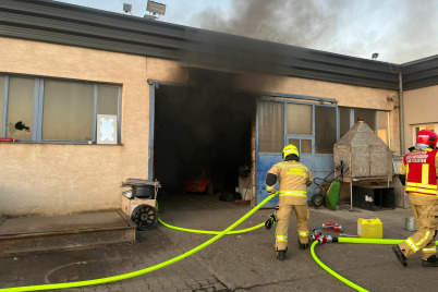 Feuerwehreinsatz der Stufe B3 im Industriegebiet