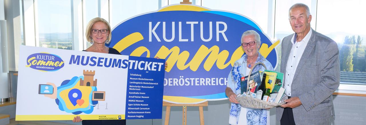 100 Tage, 2.000 Veranstaltungen, über 300.000 Besucherinnen und Besucher