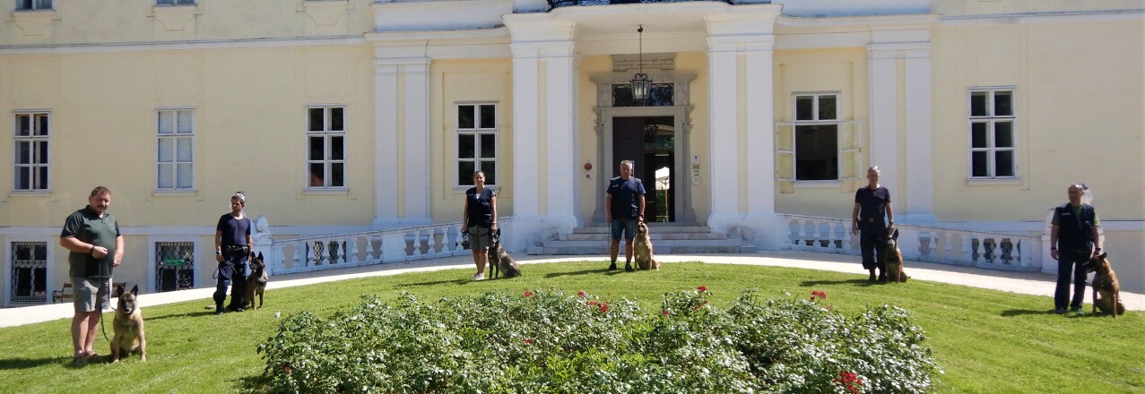 Polizeidiensthunde auf den Spuren der Liechtensteiner